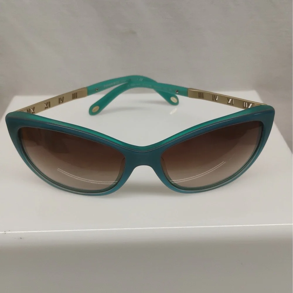 Tiffany & Co. Atlas Roman Numeral Teal Cats Eye Amber Gradient Sunglasses + Case